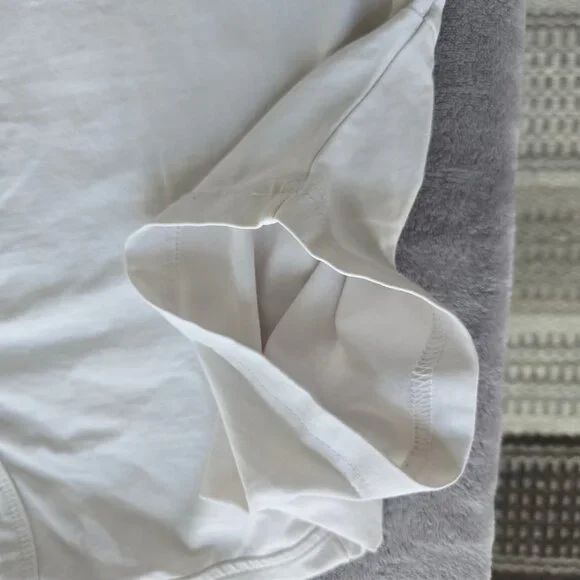 Burberry Brit white v neck T shirt - Picture 7 of 10